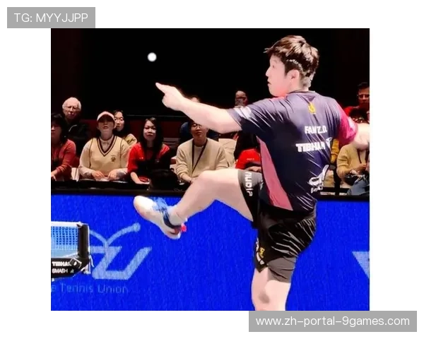 樊振东身穿中国风战袍比赛最终以3比1逆转战胜杜塞尔多夫选手贾哈