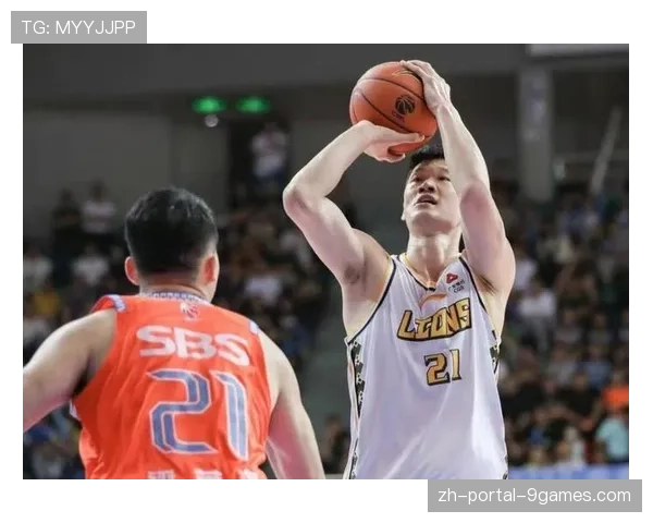 胡金秋带伤出战38分钟,赛后冰袋敷满双膝 胡金秋带伤出战38分钟,赛后冰袋敷满双膝